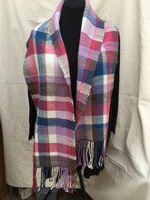Load image into Gallery viewer, Lovely warm 5 colour plaid scarf
