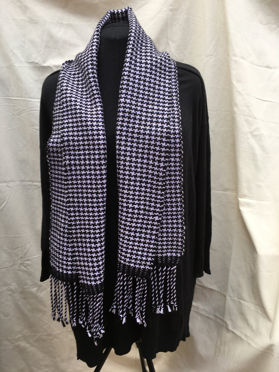 Light scarf - houndstooth weave